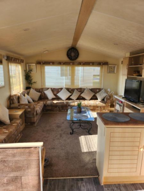 sunnymede Park 6 berth at Fantasy island minimum 3 days